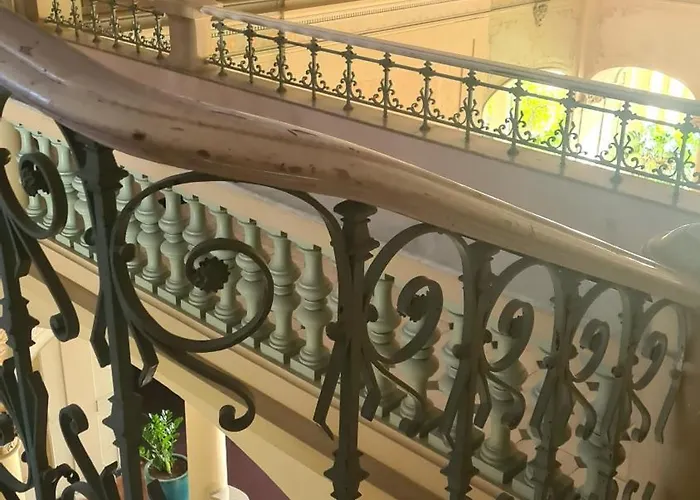 Bienvenue Au Palace Riviera * Ментона