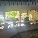 Bienvenue Au Palace Riviera * Μεντόν