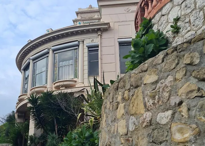 Апартаменти Bienvenue Au Palace Riviera Мантон